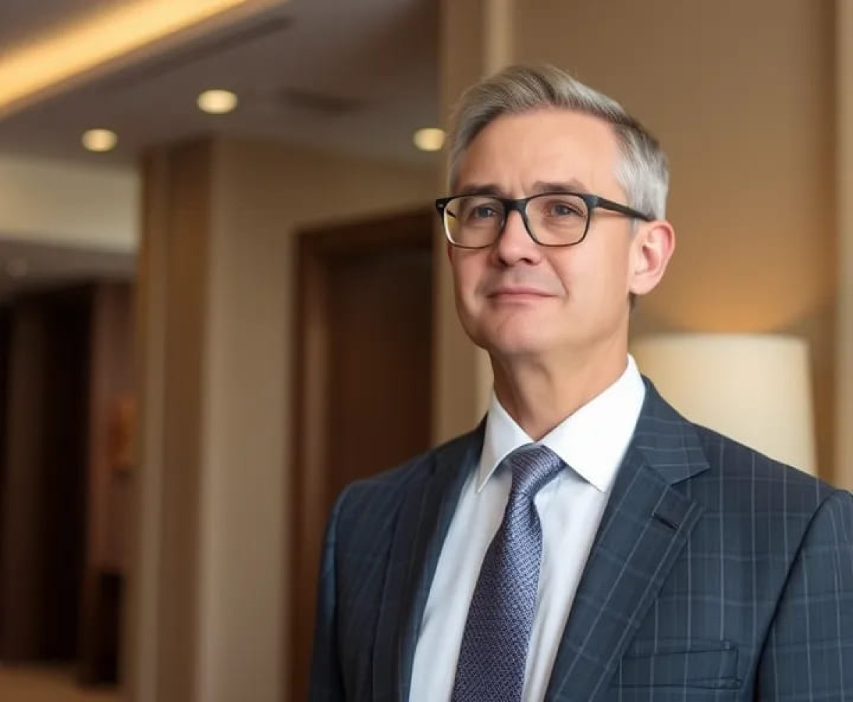 Carlos Ruiz - COO